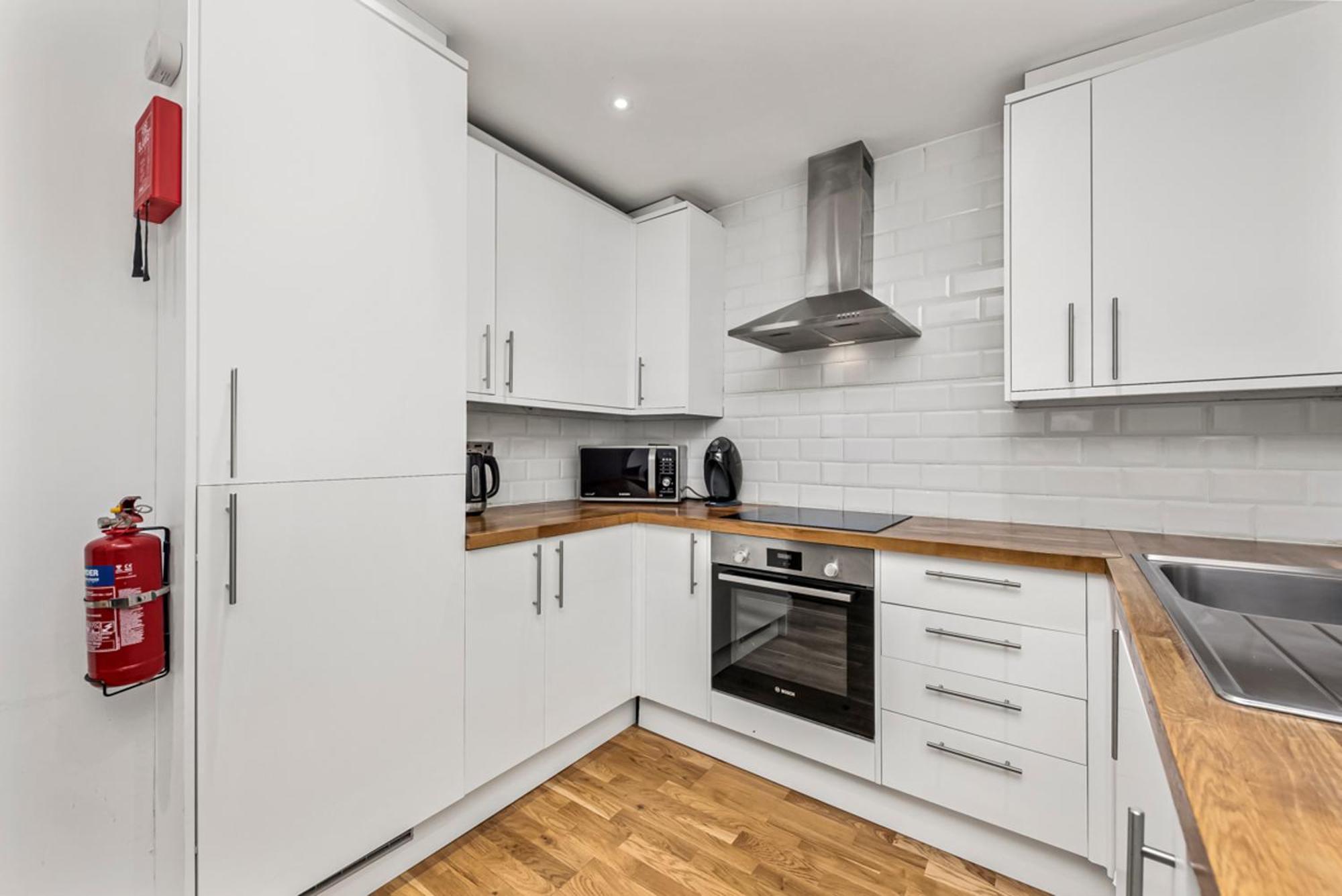 Stunning Modern 2 Bed Near Eye Appartement